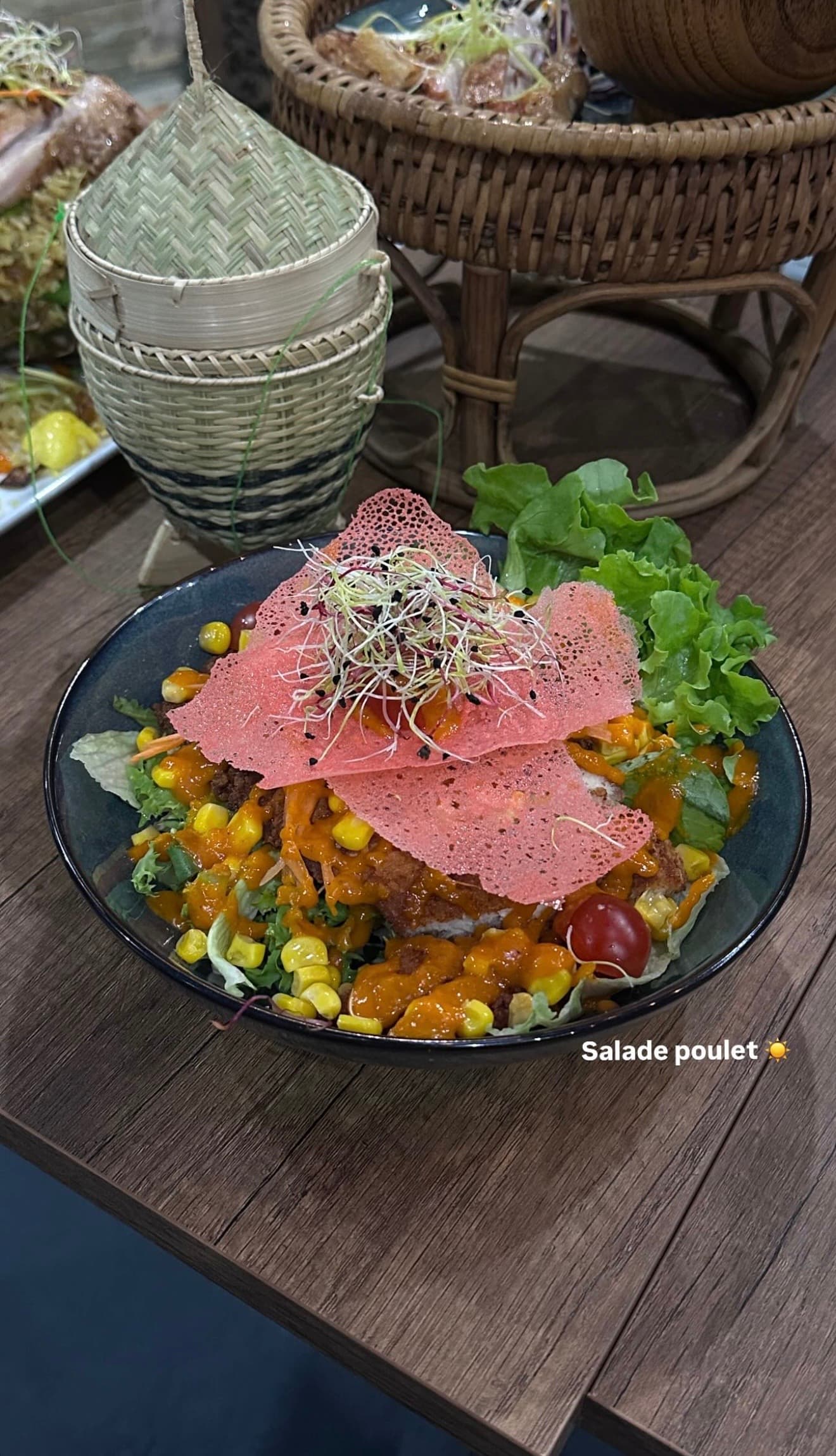 Salade de poulet frit